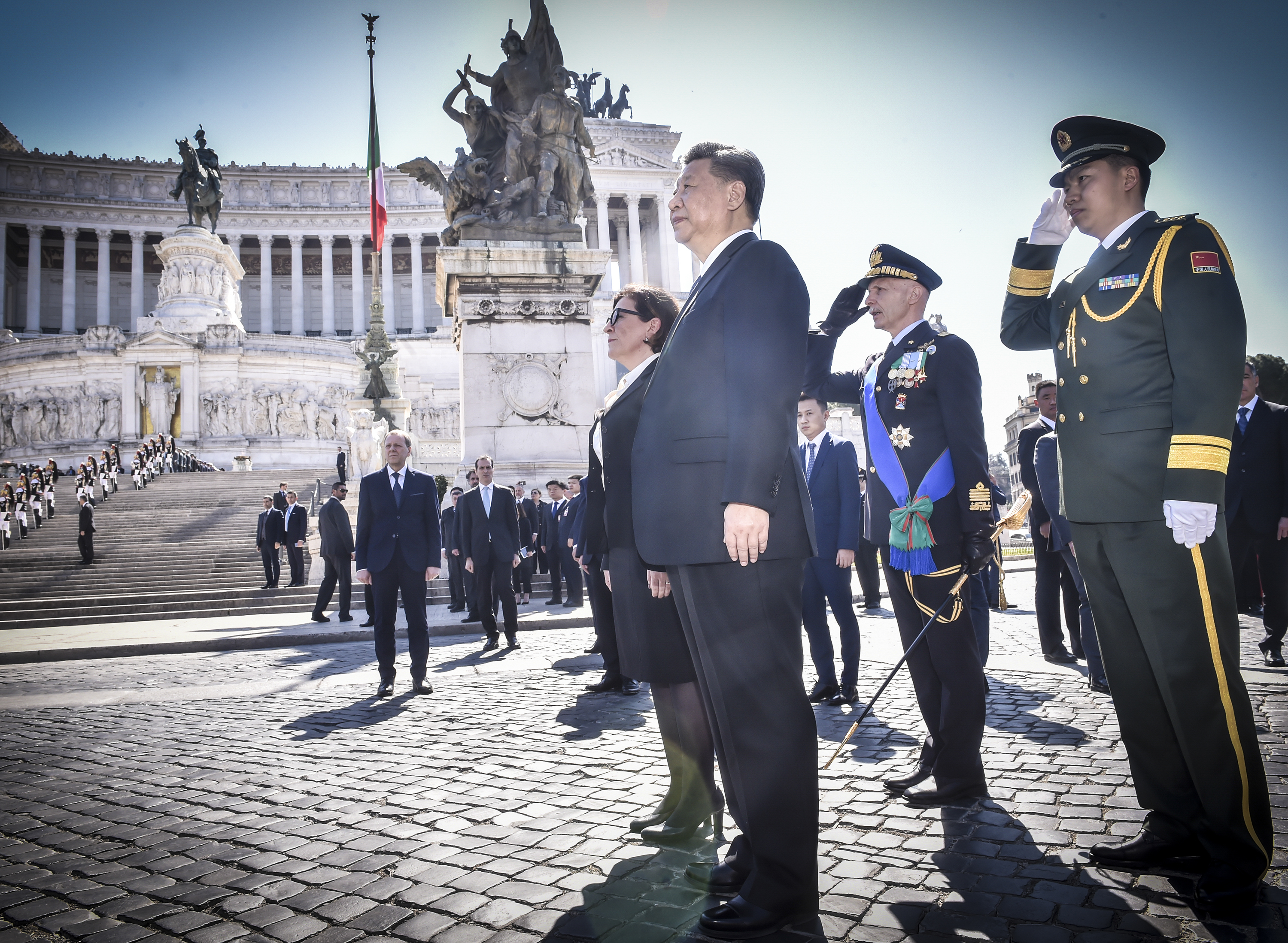 Omaggio del Presidente cinese Xi Jinping ai Caduti italiani Omaggio del Presidente cinese Xi Jinping ai Caduti italiani