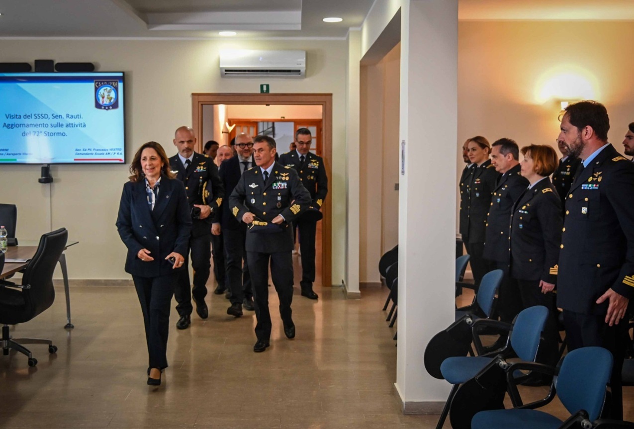 Il Sottosegretario Rauti in visita al 72° Stormo dell’Aeronautica Militare