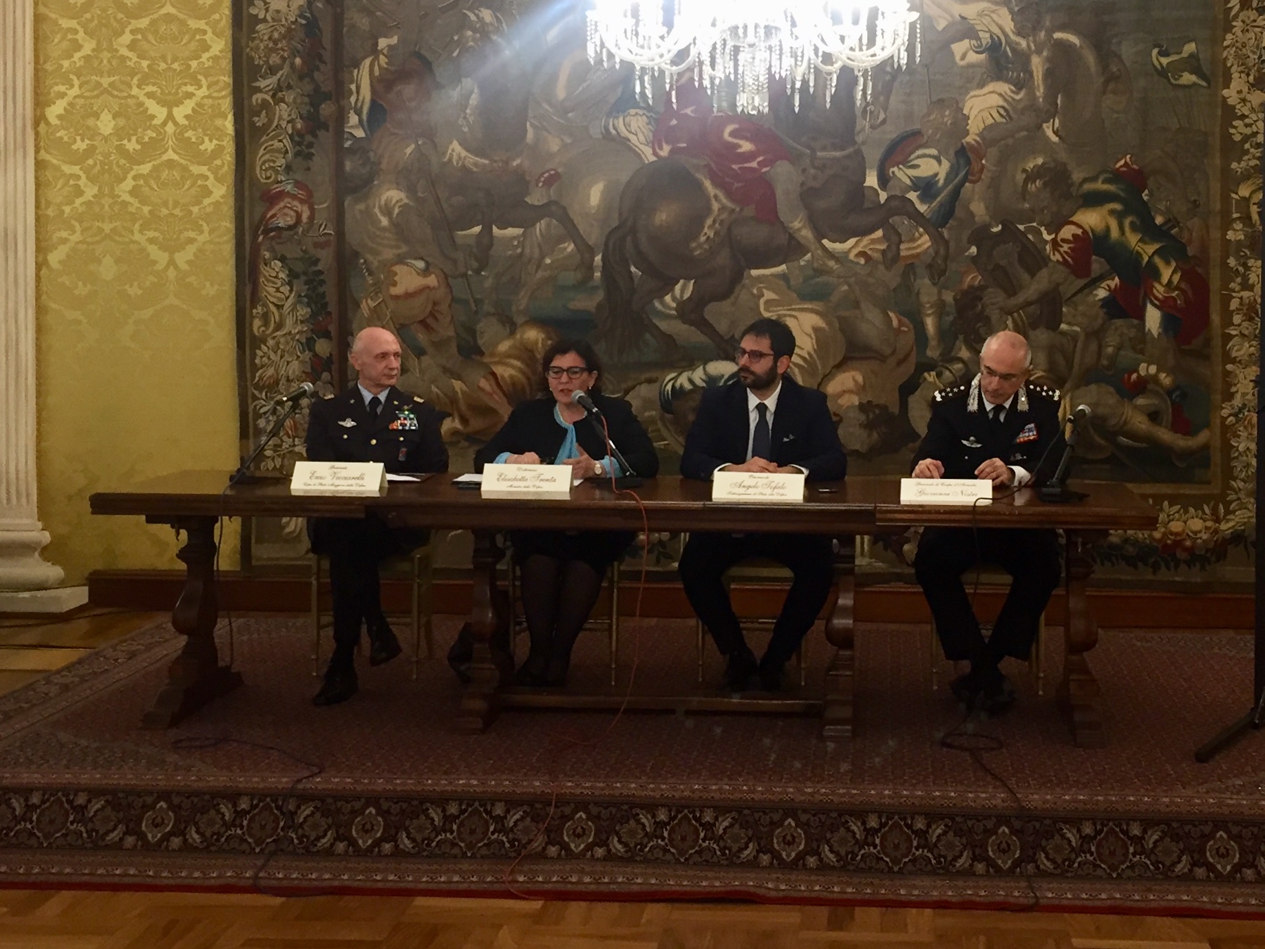 Carabinieri: l’Arma al centro del Convegno sulla Difesa Collettiva Carabinieri: l’Arma al centro del Convegno sulla Difesa Collettiva