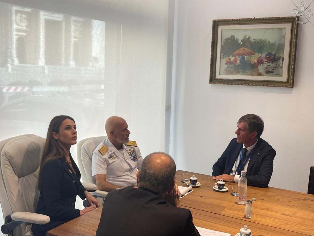 Il Capo di SMD Ammiraglio Cavo Dragone in visita alla Deas