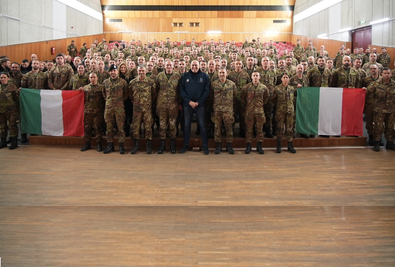Il Ministro Crosetto in Lettonia per trascorrere la vigilia di Natale insieme ai militari italiani