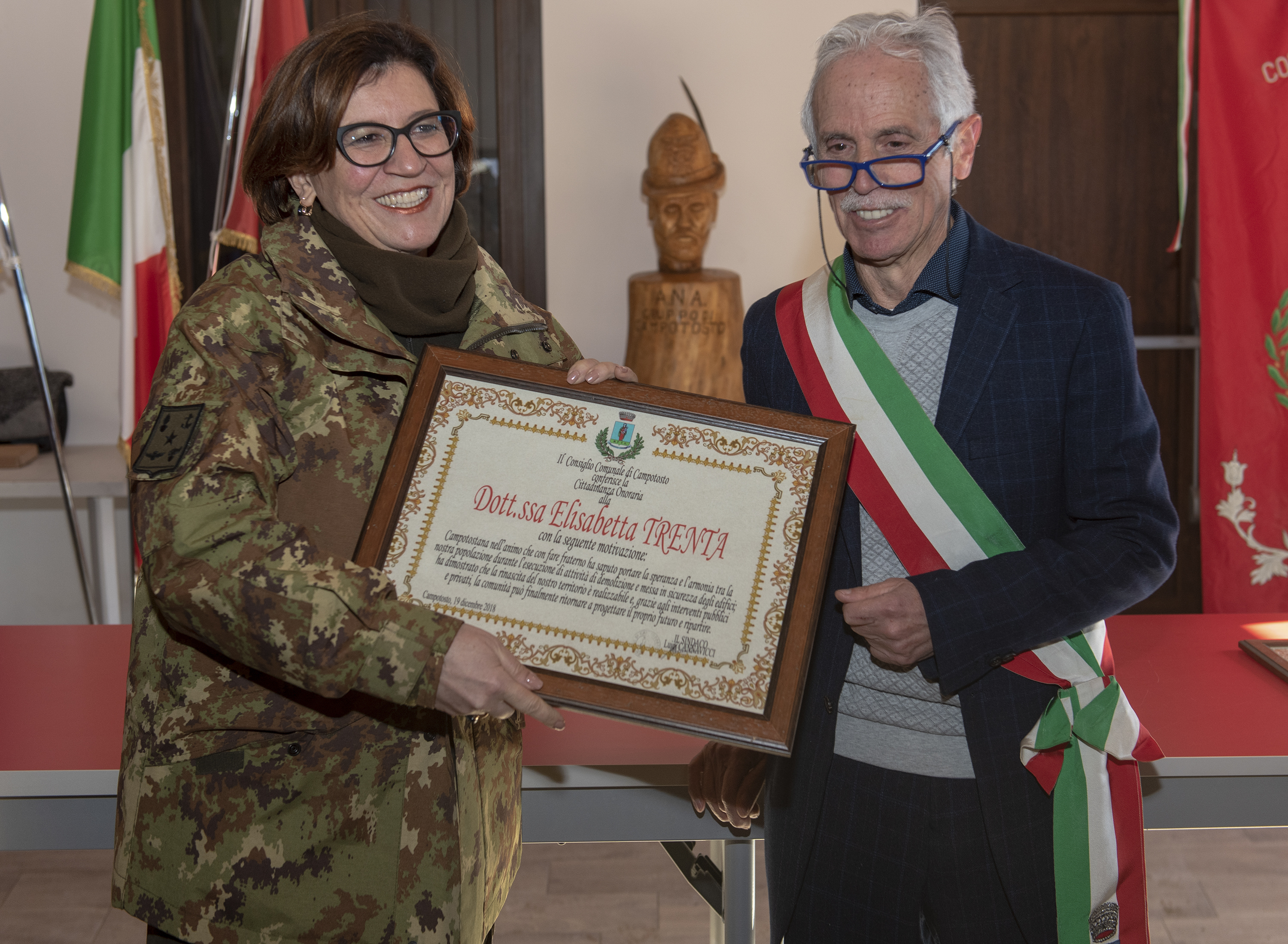 Sisma Abruzzo: al Ministro Trenta la cittadinanza onoraria di Campotosto Sisma Abruzzo: al Ministro Trenta la cittadinanza onoraria di Campotosto