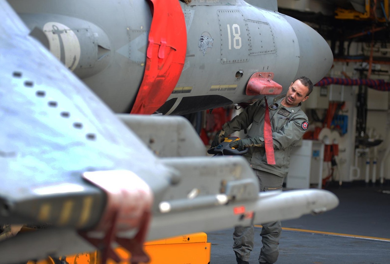 Defence Culture: Navy Maintenance Experts Defence Culture: Navy Maintenance Experts