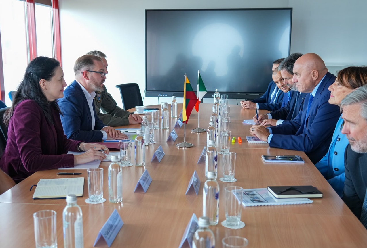 Il Ministro Crosetto incontra il suo omologo lituano Robertas Kaunas