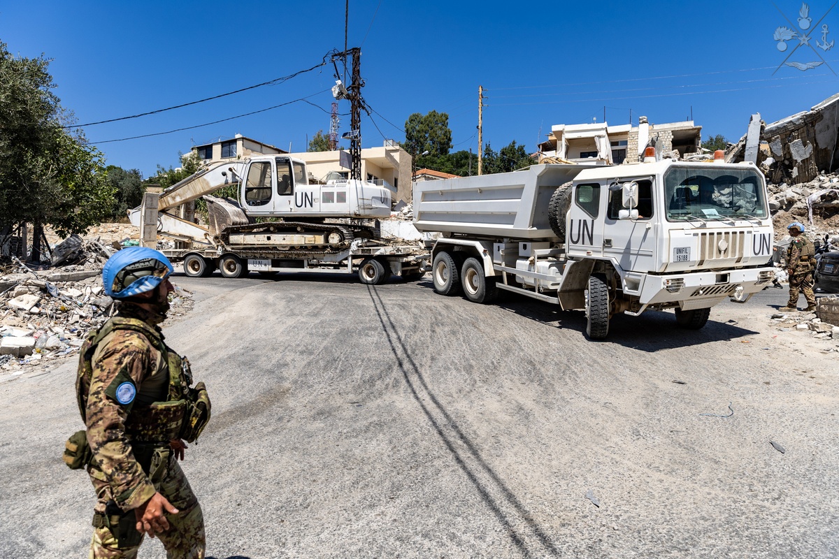 Libano: i militari italiani ripristinano le strade danneggiate nel Settore Ovest di UNIFIL