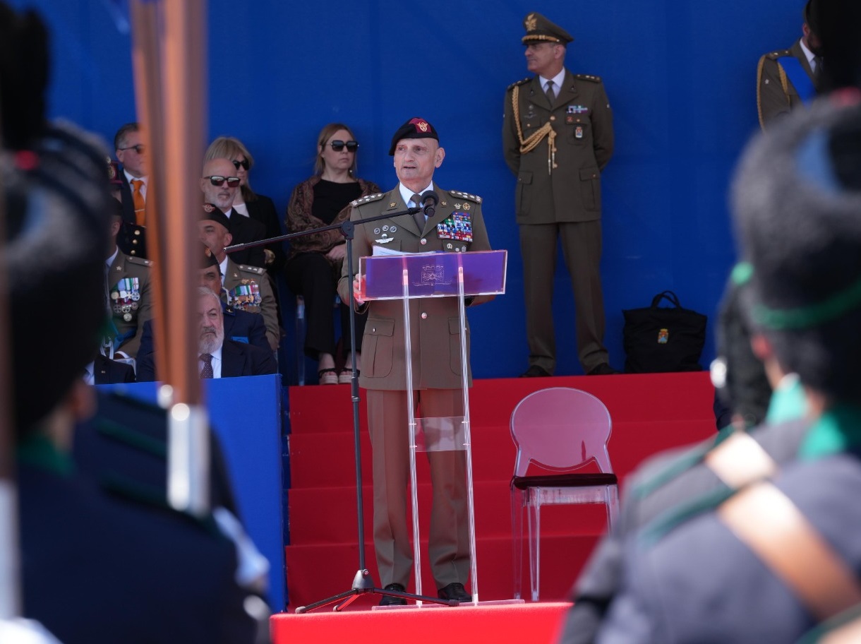 Difesa: il Generale Portolano alla festa dell’Esercito Italiano per celebrare il 164° Anniversario Difesa: il Generale Portolano alla festa dell’Esercito Italiano per celebrare il 164° Anniversario