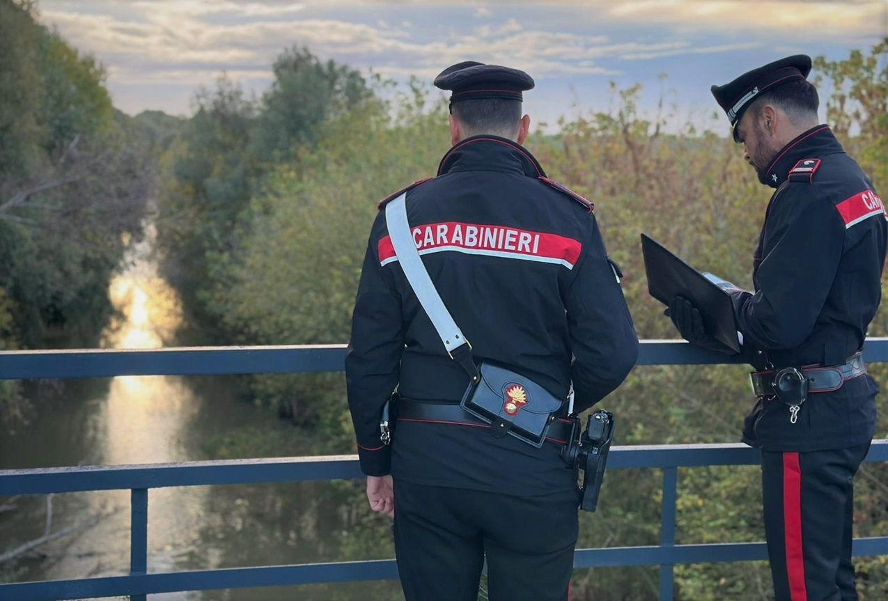 I Carabinieri salvano una donna travolta dal Fiume Reno
