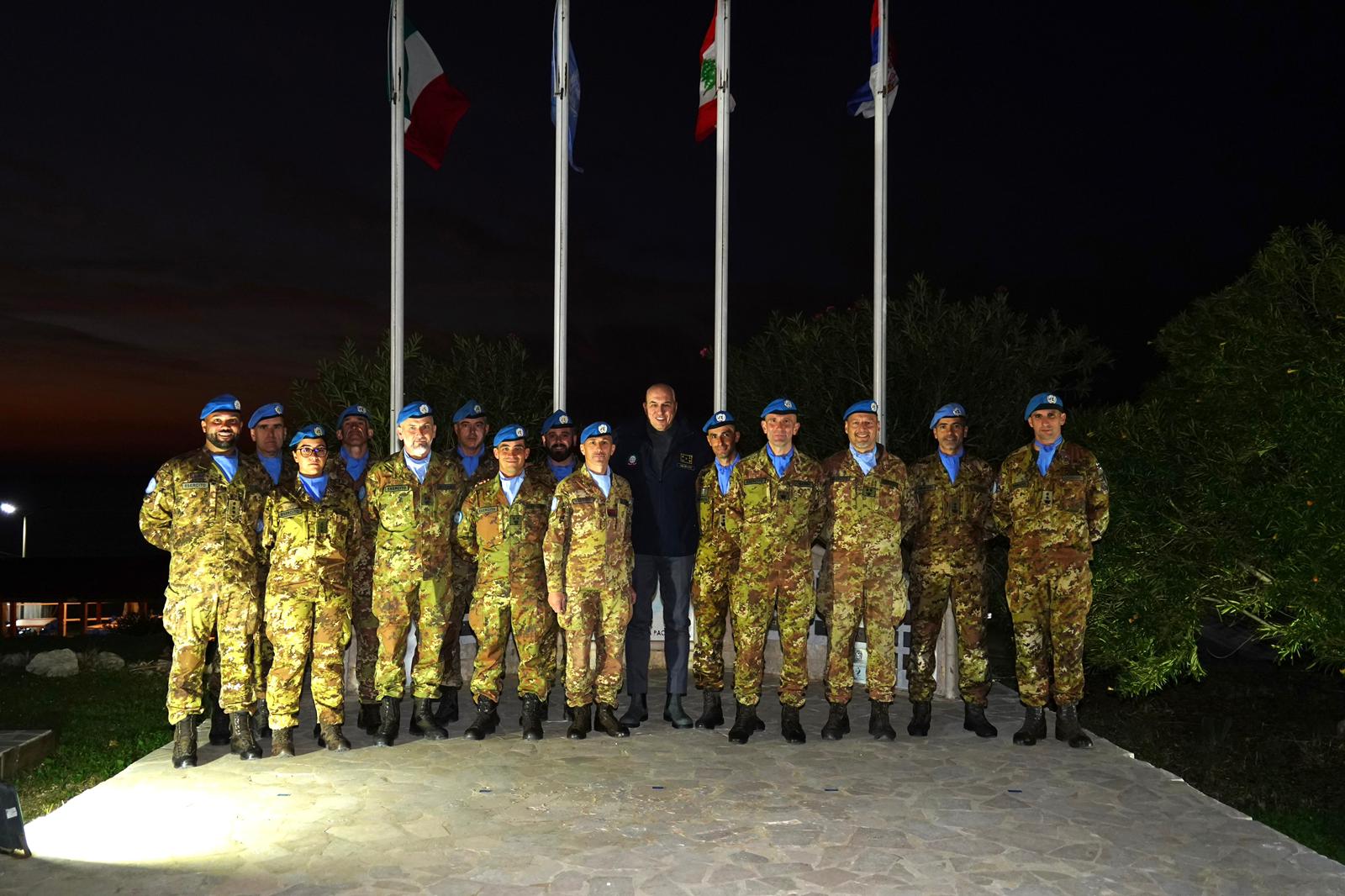 Le Ministre Crosetto avec les militaires de la mission UNIFIL