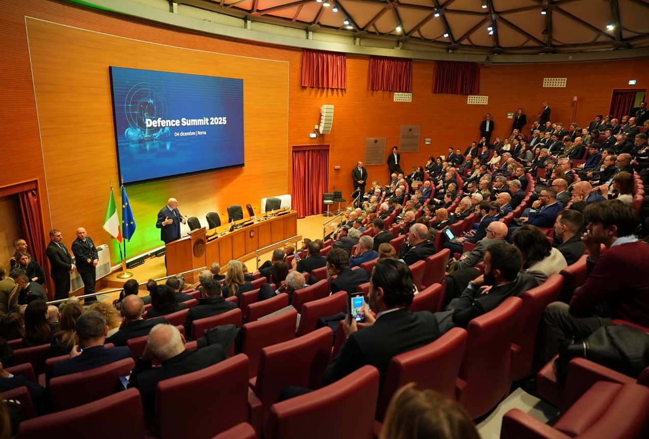 Il Ministro Crosetto con l’omologa francese Catherine Vautrin