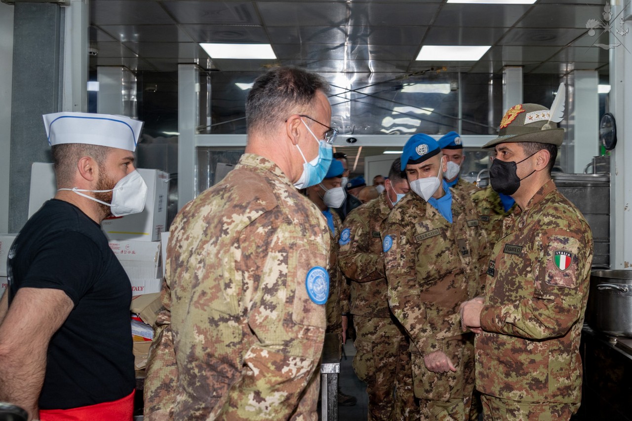Missione in Libano: il Gen Figliuolo visita il contingente italiano