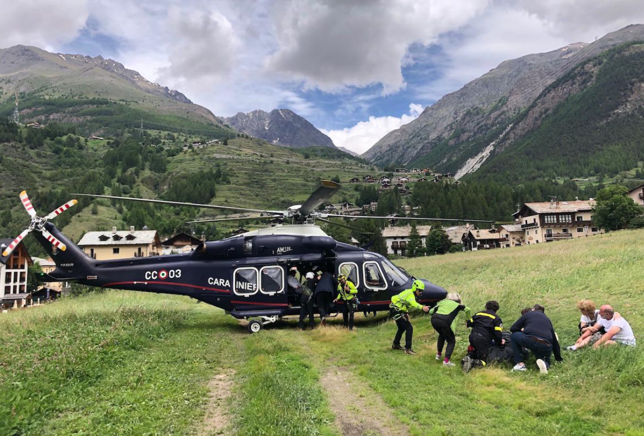 L'Arma dei Carabinieri in soccorso alla popolazione colpita dalle alluvioni in Valle d'Aosta