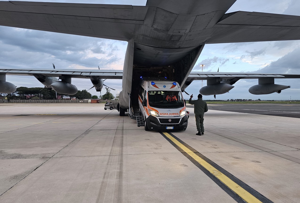 Difesa: volo militare speciale per trasportare un neonato dal Regno Unito all’Italia
