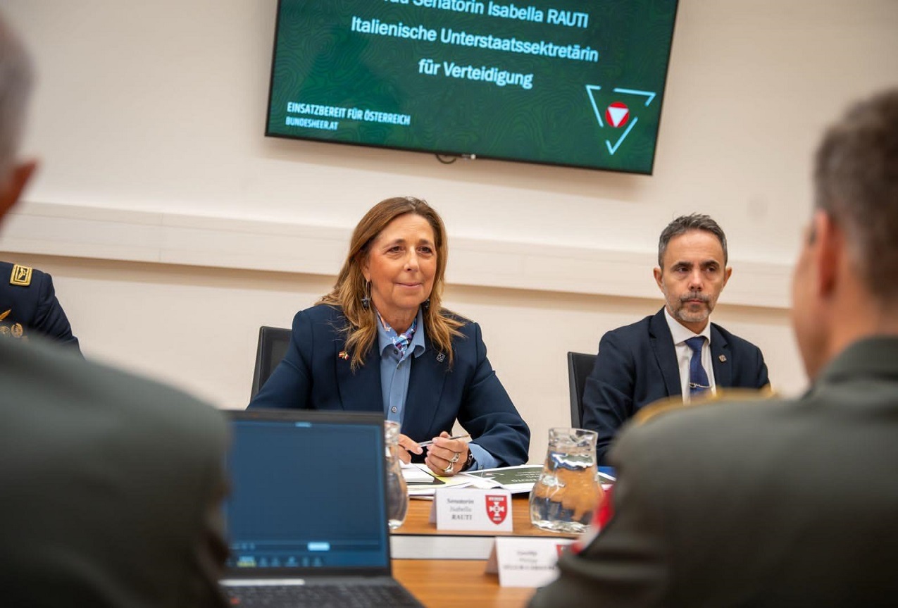 Il Sottosegretario Rauti in Austria: “Si rafforza la cooperazione bilaterale e la formazione interforze”