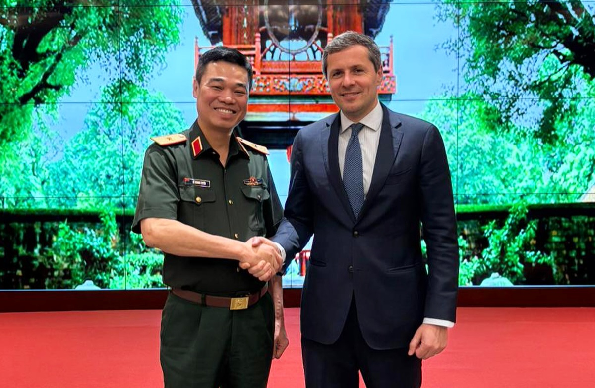 IL SOTTOSEGRETARIO PEREGO AL FORUM ITALIA-VIETNAM SULL’INDUSTRIA DELLA DIFESA IL SOTTOSEGRETARIO PEREGO AL FORUM ITALIA-VIETNAM SULL’INDUSTRIA DELLA DIFESA