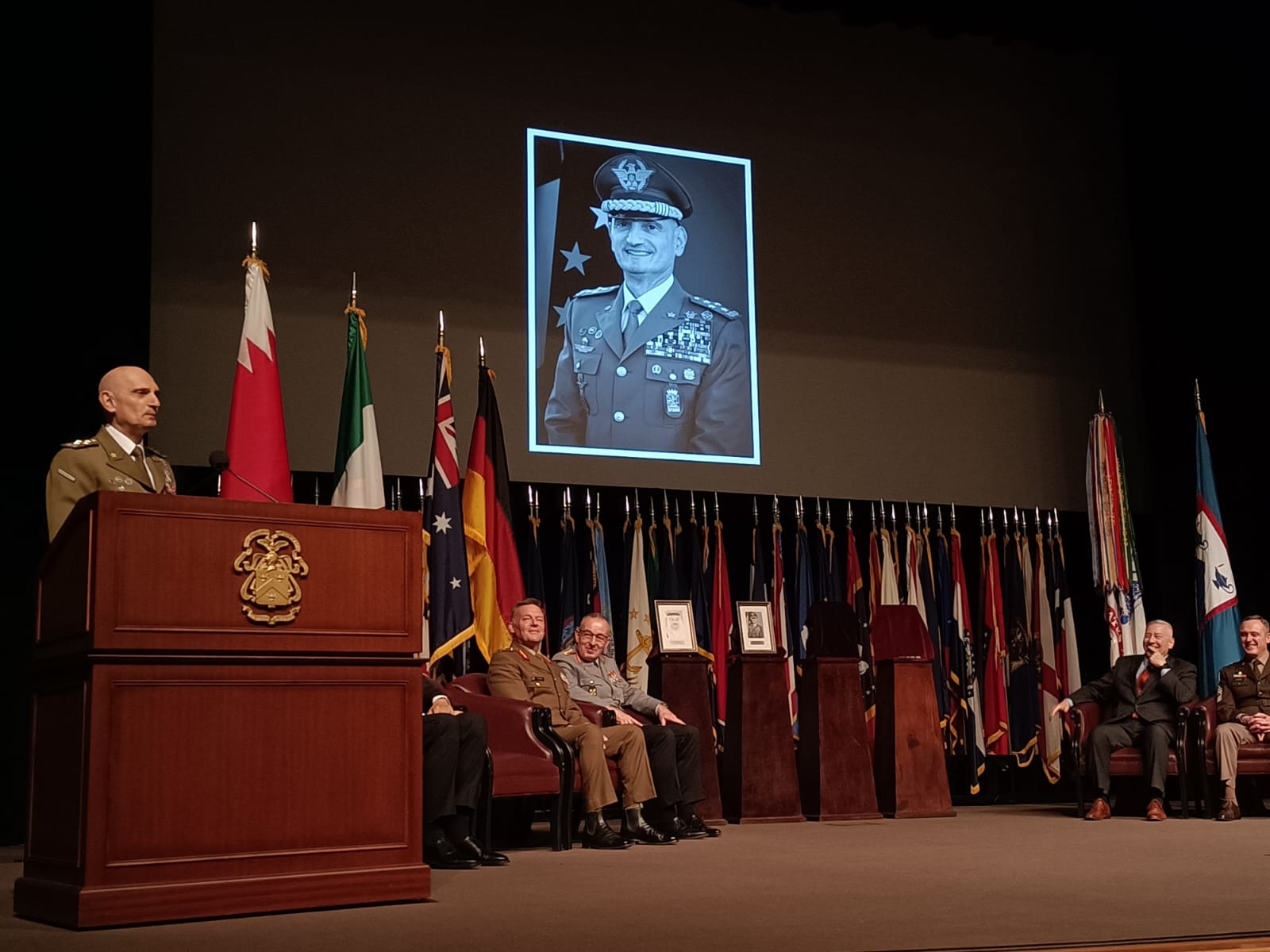 Alto riconoscimento al Generale Luciano Portolano, Capo di Stato Maggiore della Difesa, con l'inclusione nella International Hall Of Fame del Command and General Staff College di Fort Leavenworth Alto riconoscimento al Generale Luciano Portolano, Capo di Stato Maggiore della Difesa, con l'inclusione nella International Hall Of Fame del Command and General Staff College di Fort Leavenworth
