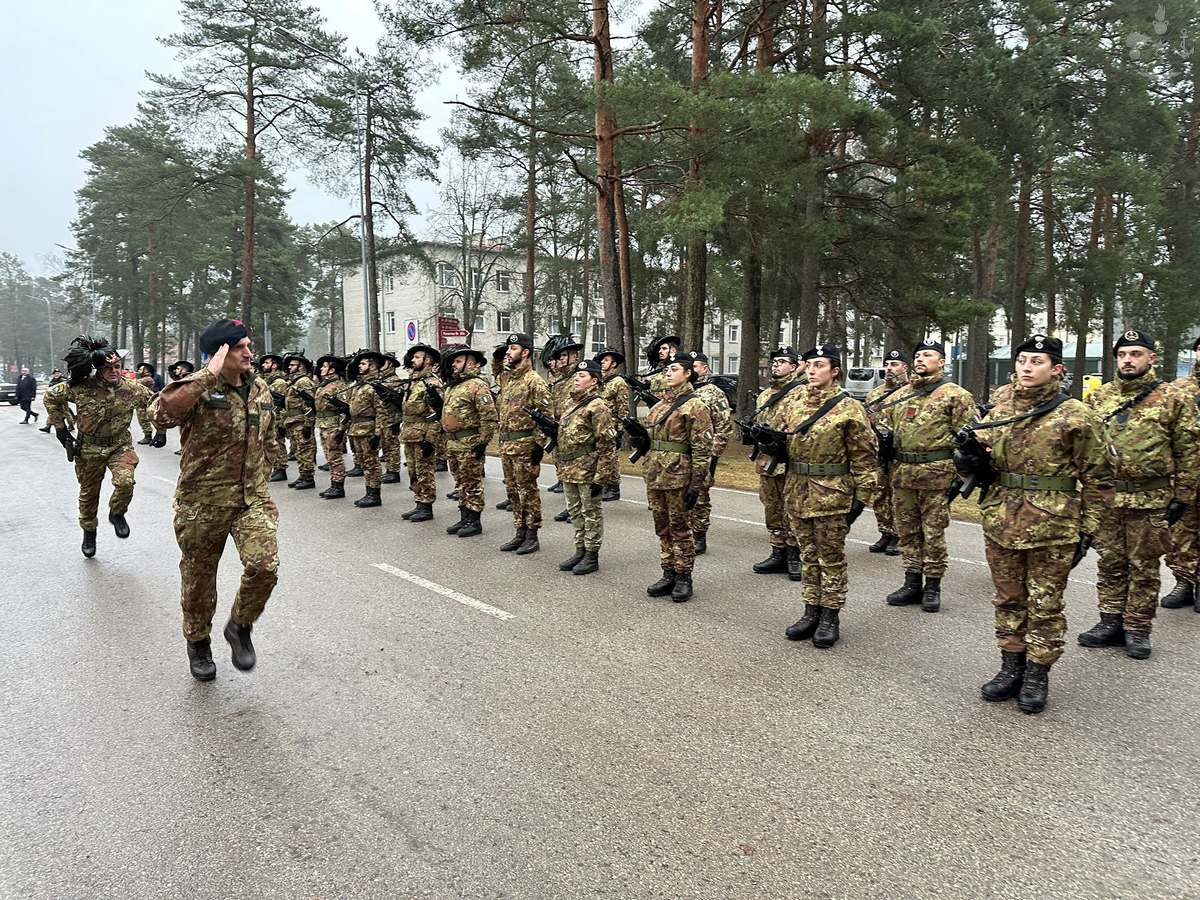 Difesa: visita del Generale Luciano Portolano, Capo di Stato Maggiore della Difesa, nei Teatri Operativi in Lettonia, Ungheria e presso i Comandi NATO di Brunssum, Mons e Ramstein Difesa: visita del Generale Luciano Portolano, Capo di Stato Maggiore della Difesa, nei Teatri Operativi in Lettonia, Ungheria e presso i Comandi NATO di Brunssum, Mons e Ramstein