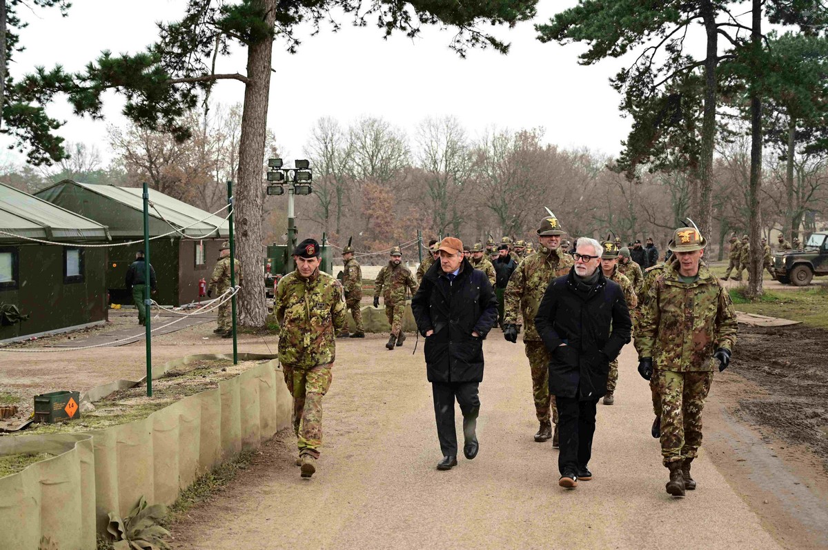 Visite istituzionali al Contingente italiano schierato in Ungheria Visite istituzionali al Contingente italiano schierato in Ungheria