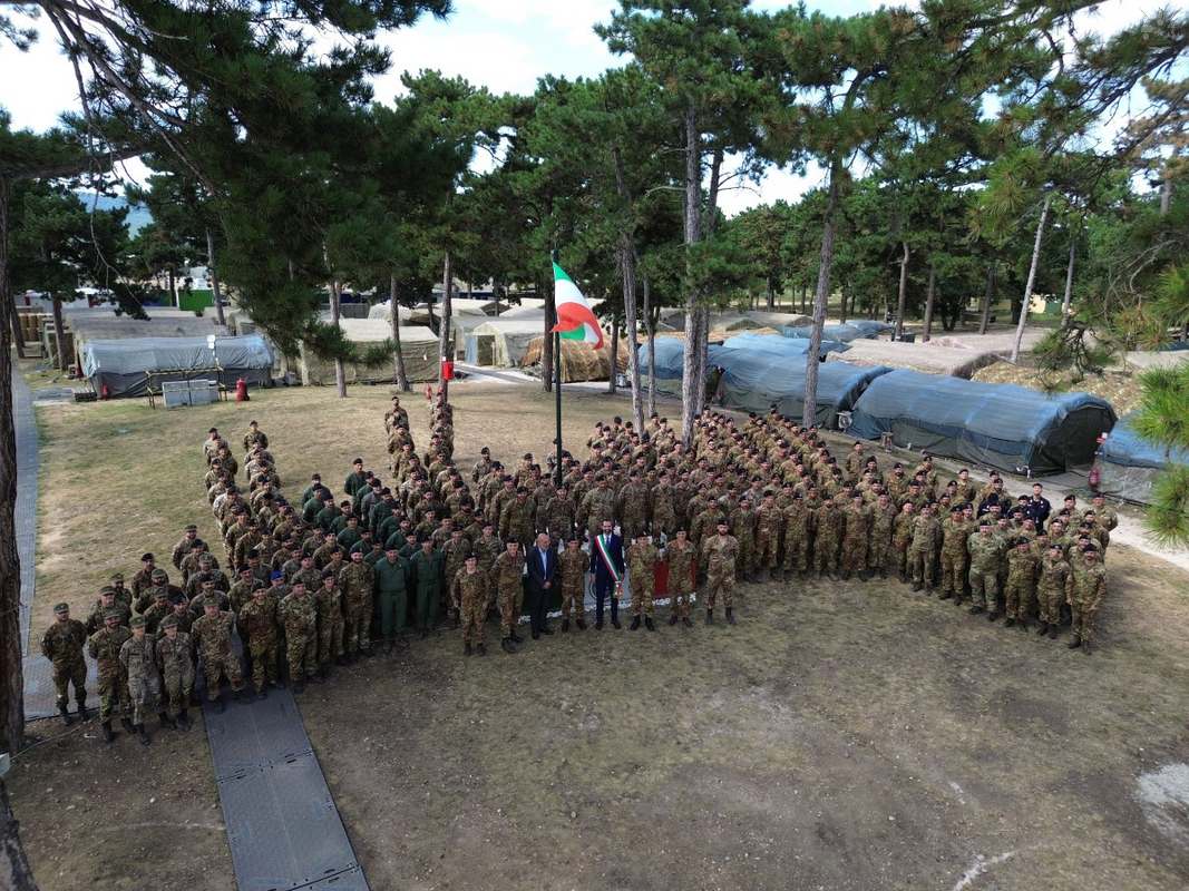 Ungheria: il Sindaco della città di Messina visita il Contingente militare italiano