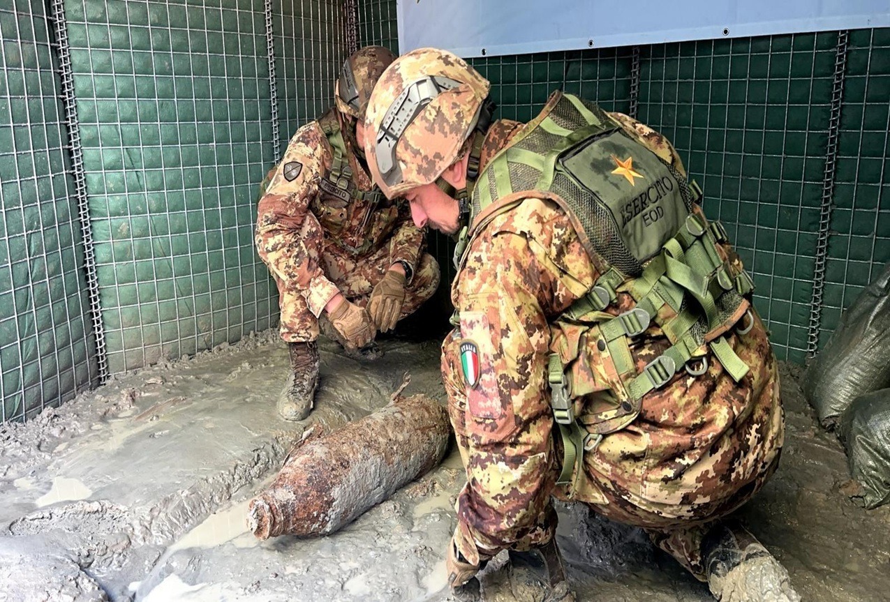 Rastignano (BO), artificieri dell’Esercito neutralizzano ordigno bellico da 45 kg della Seconda Guerra Mondiale