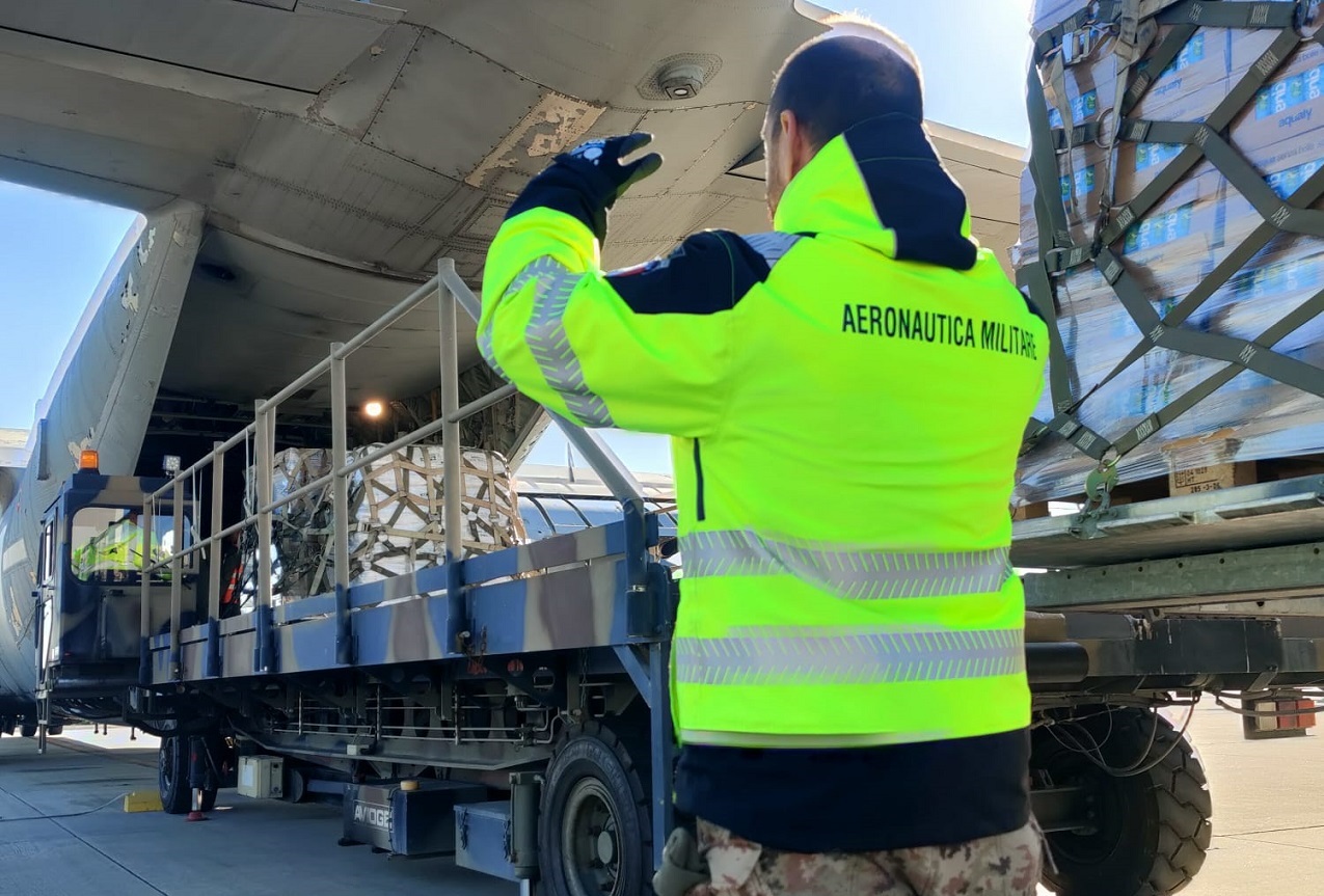 DIFESA: VOLO SPECIALE DELL’AERONAUTICA MILITARE TRASPORTA AIUTI UMANITARI PER LA POPOLAZIONE A GAZA