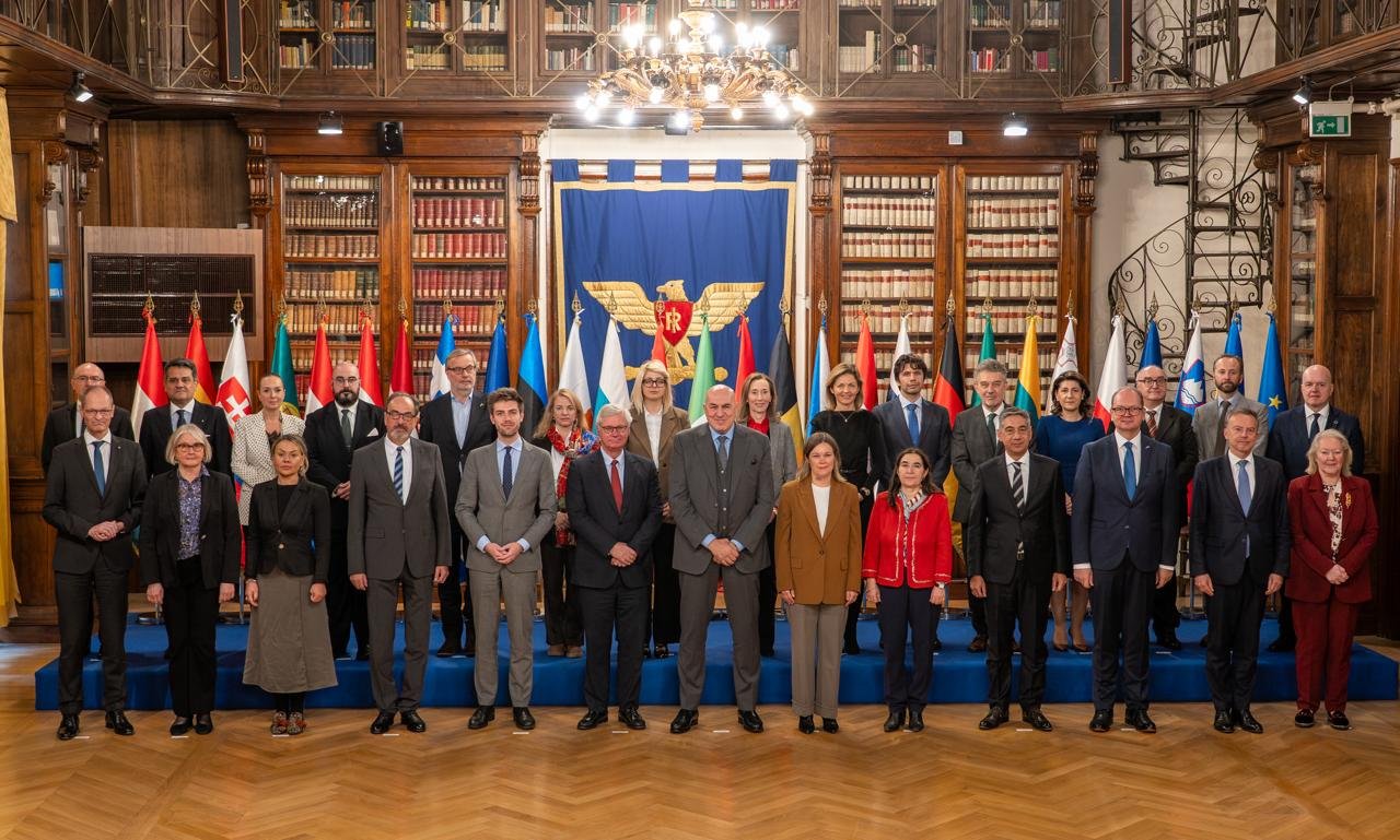 Le ministre Crosetto rencontre les ambassadeurs des États membres de l'Union européenne