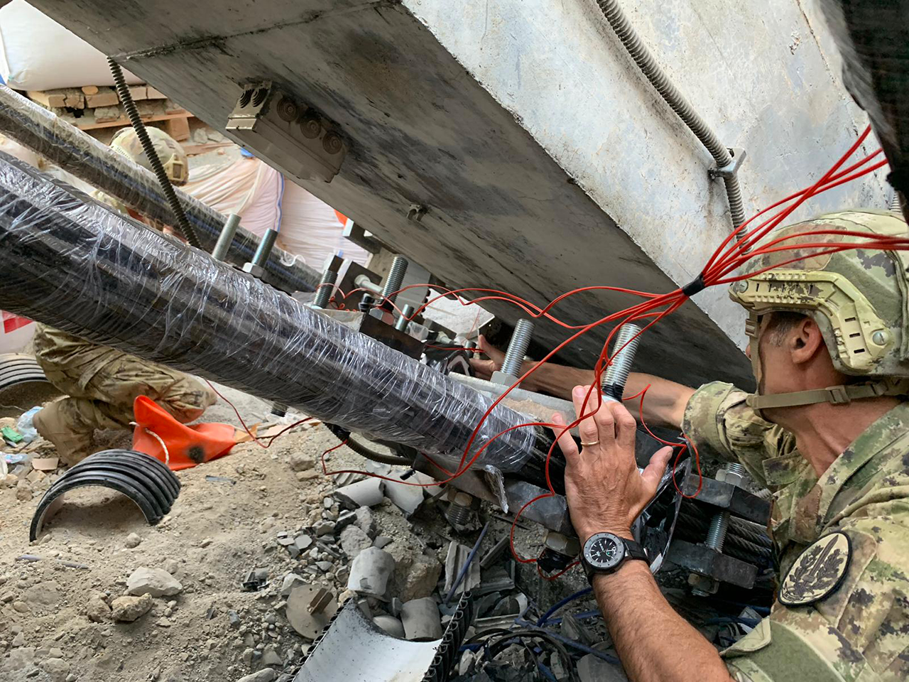 Esercito Italiano: incursori a Genova per il Ponte Morandi Esercito Italiano: incursori a Genova per il Ponte Morandi