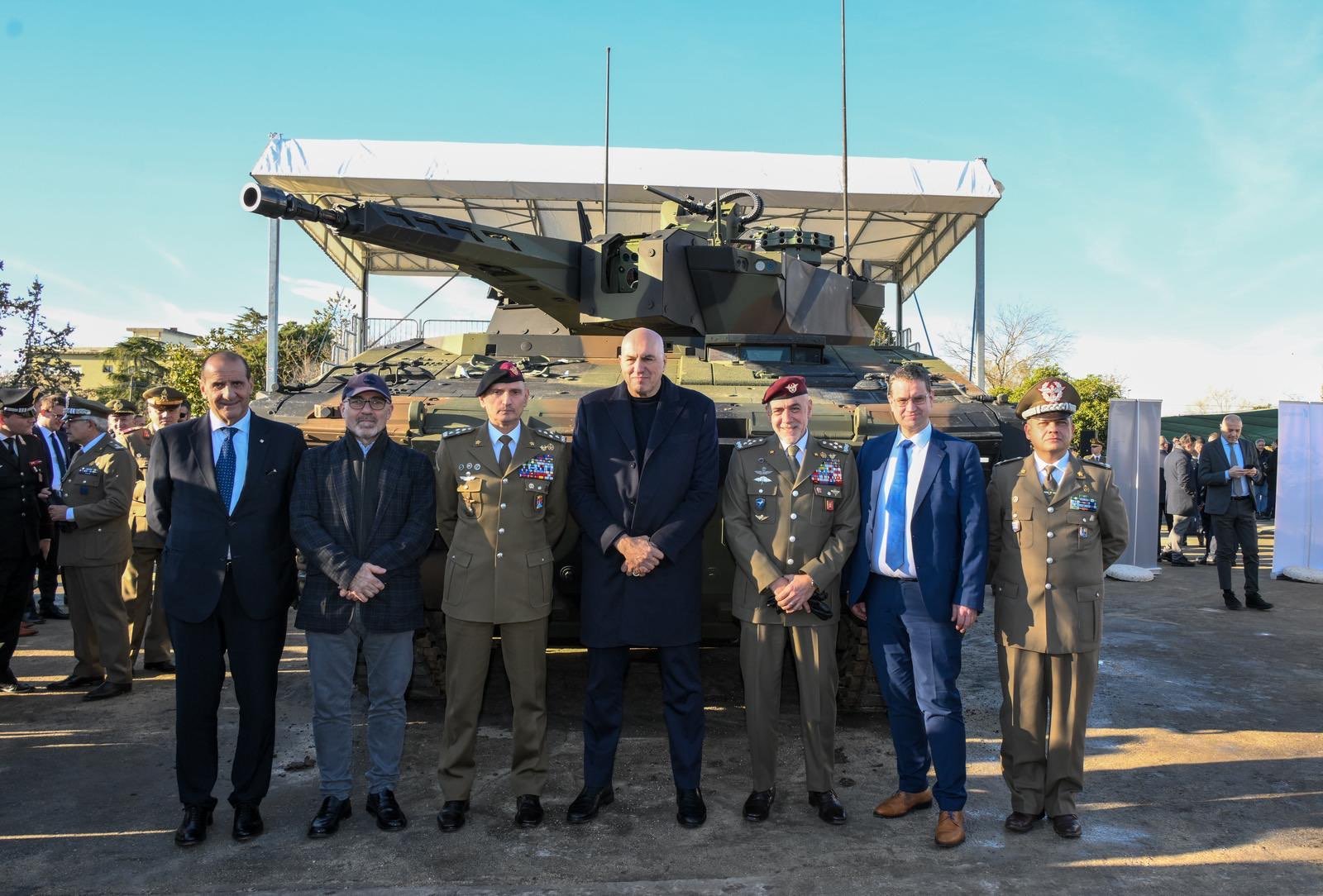 Consegnato all’Esercito il nuovo veicolo corazzato LYNX