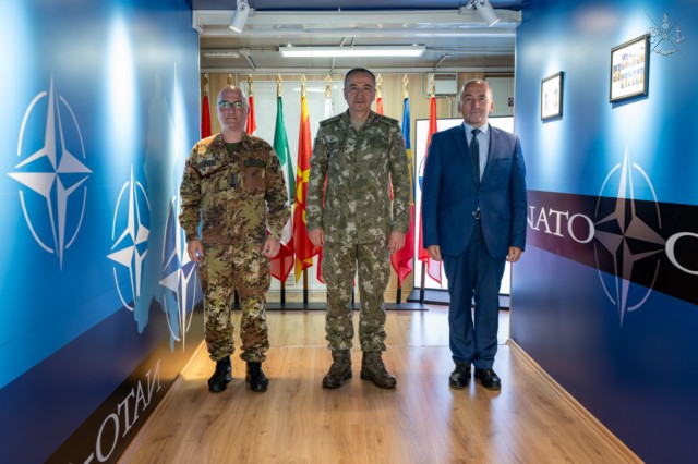 Visita del Comandante KFOR al Regional Command West