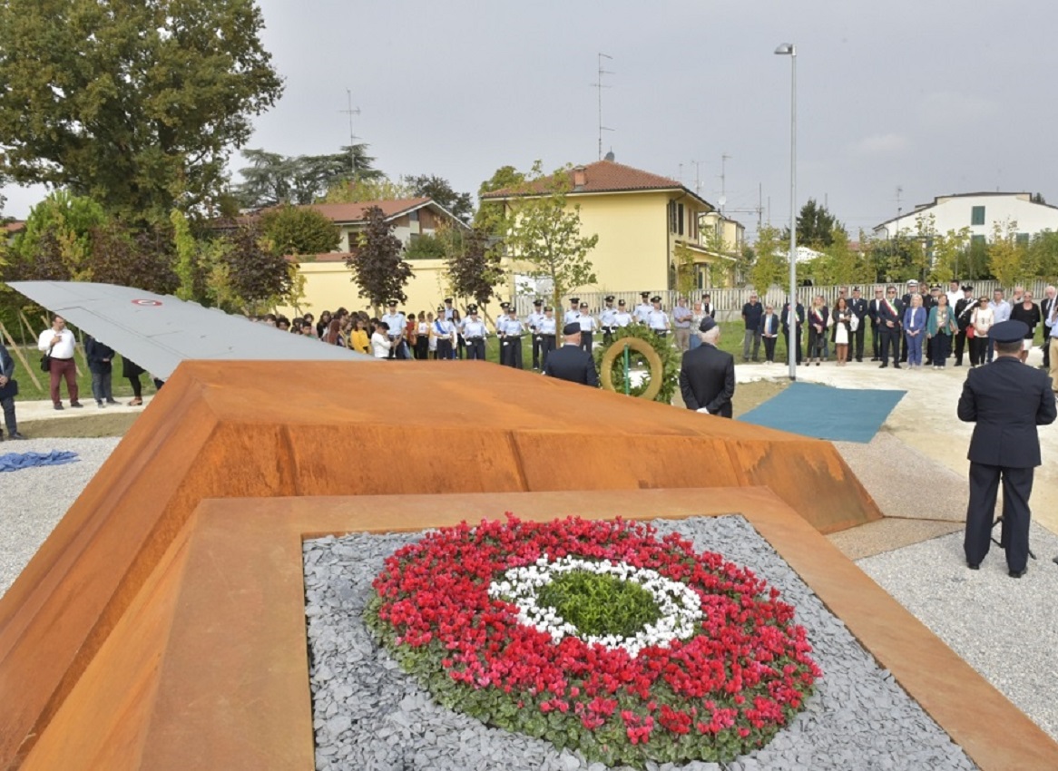 Aeronautica Militare: a Poggio Renatico, inaugurato monumento ai Caduti Aeronautica Militare: a Poggio Renatico, inaugurato monumento ai Caduti