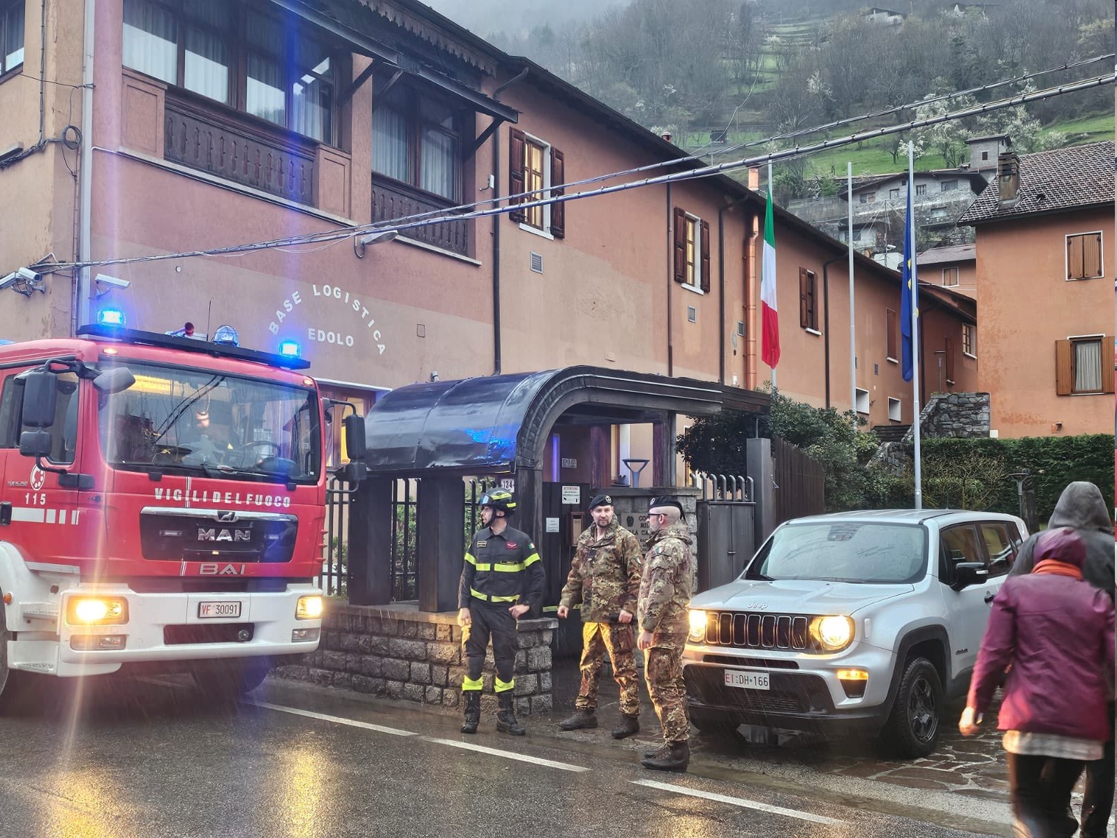 Maltempo: 15 persone evacuate e ospitate presso la base dell’Esercito di Edolo (BS) Maltempo: 15 persone evacuate e ospitate presso la base dell’Esercito di Edolo (BS)
