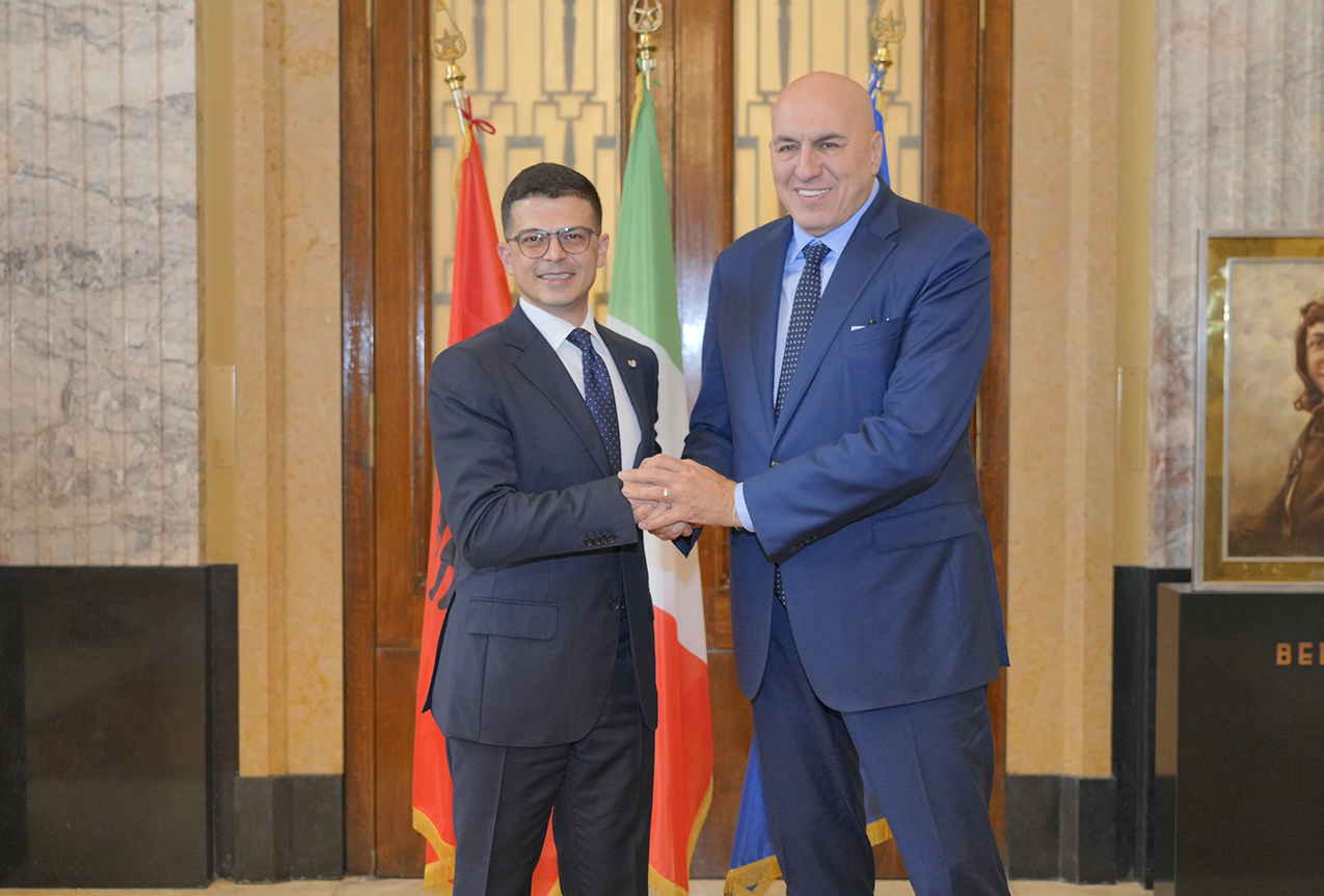 Minister Crosetto meets with his counterpart from the Republic of Albania, the Hon. Pirro Vengu