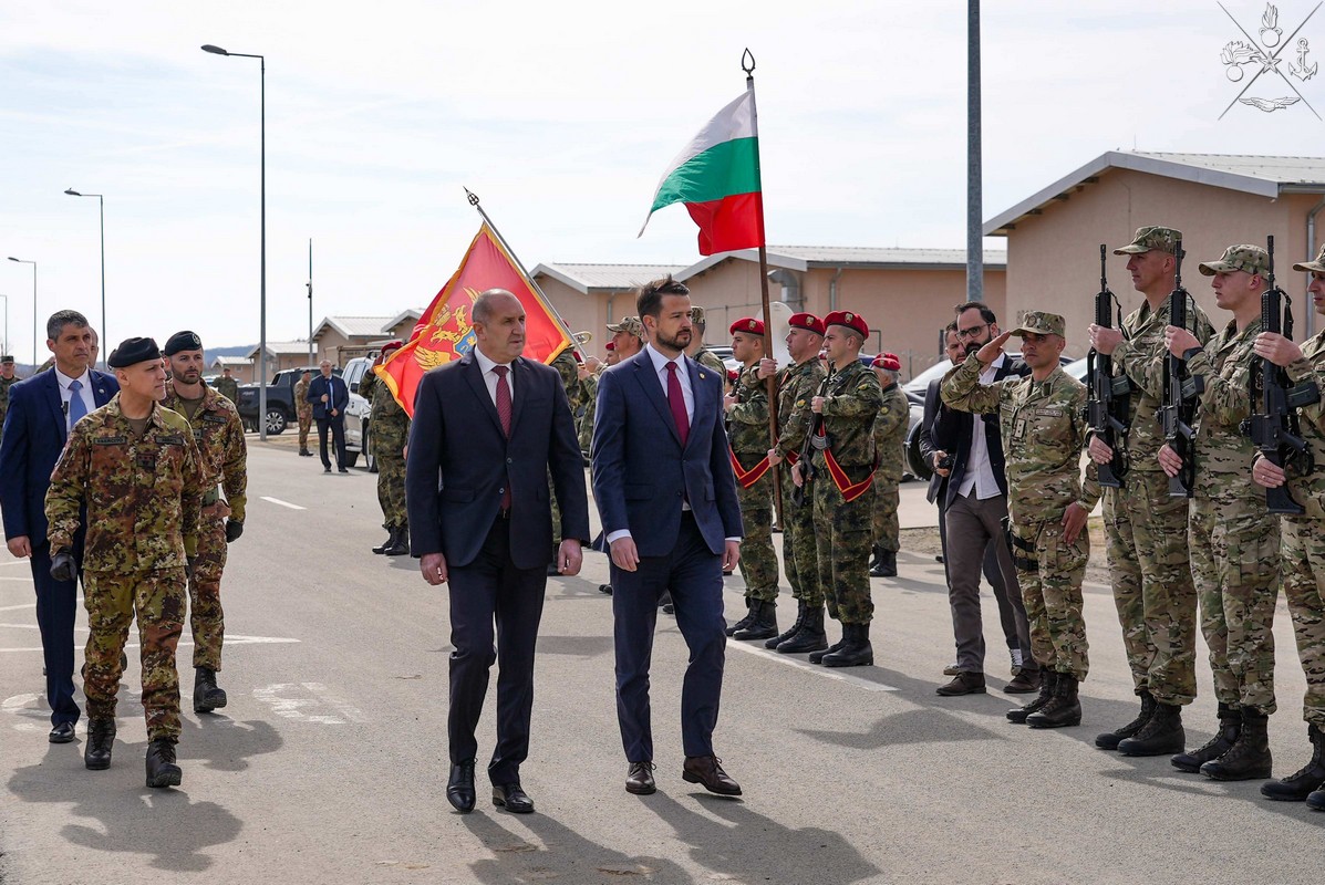 Il presidente del Montenegro e il presidente della Bulgaria in visita al Multinational Battle Group Bulgaria Il presidente del Montenegro e il presidente della Bulgaria in visita al Multinational Battle Group Bulgaria