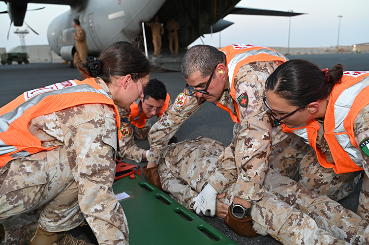 Kuwait: conclusa l’esercitazione Medical Evacuation nella base aerea di Alì Al Salem. Kuwait: conclusa l’esercitazione Medical Evacuation nella base aerea di Alì Al Salem.