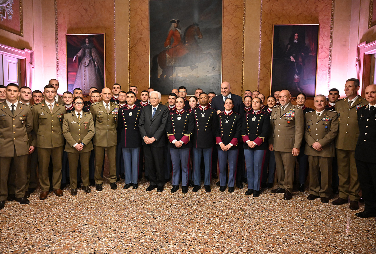 Il Presidente Mattarella e il Ministro Crosetto alla cerimonia del Il Presidente Mattarella e il Ministro Crosetto alla cerimonia del
