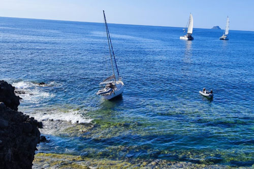 Militare Esercito effettua soccorso in mare
