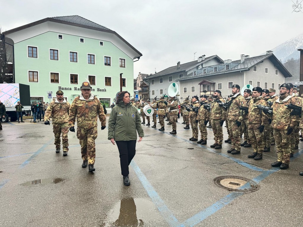 Difesa il Sottosegretario Rauti inaugura le Alpiniadi dell ANA