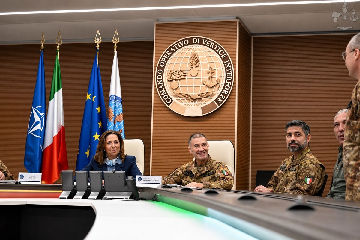 Il Sottosegretario Rauti al COVI: il punto sulle operazioni militari in corso