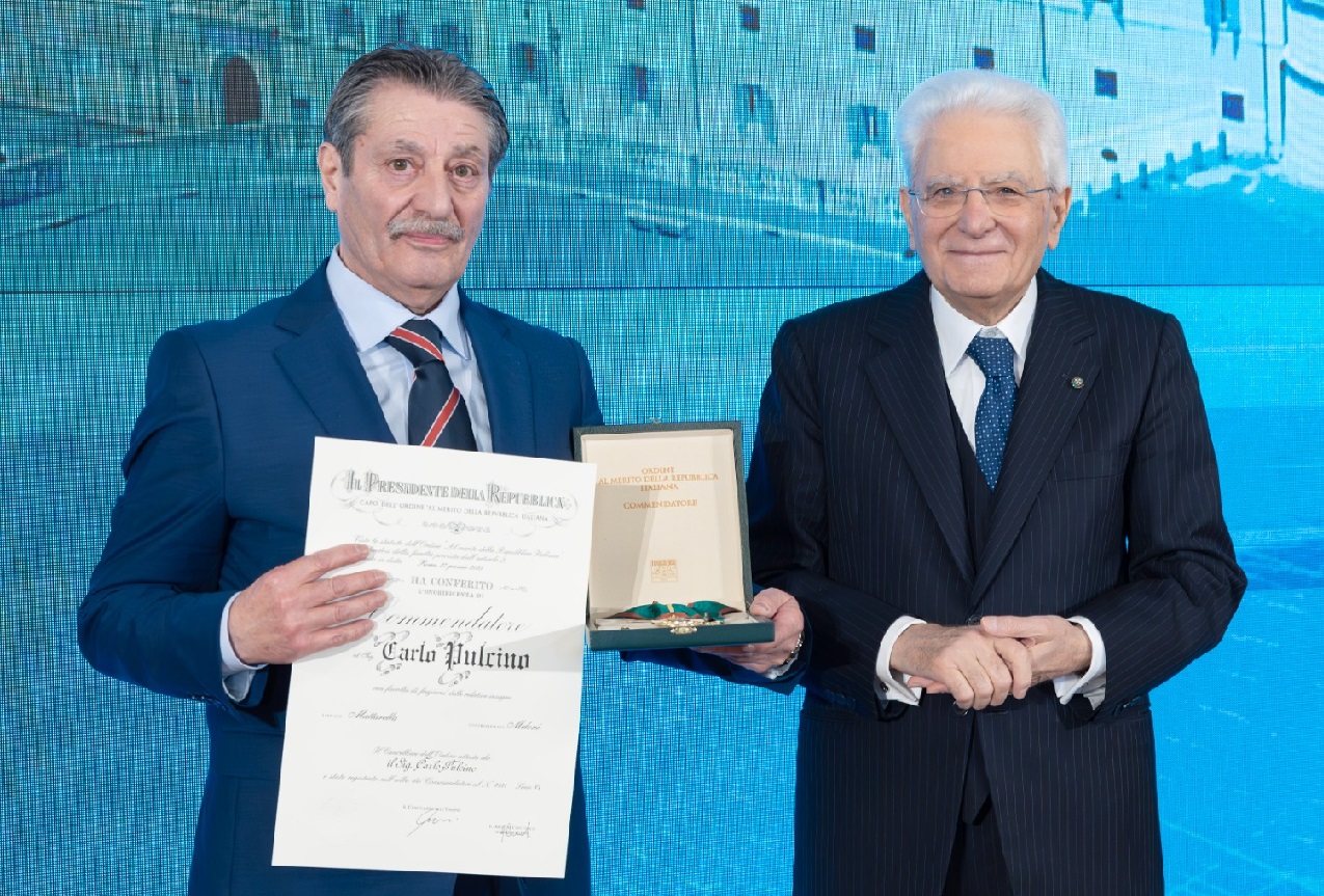 Carabiniere in congedo riceve onorificenza dal Presidente della Repubblica
Carabiniere in congedo riceve onorificenza dal Presidente della Repubblica