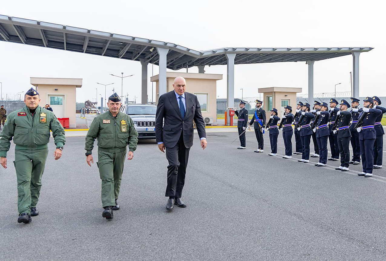 Visita del Ministro Crosetto al 6° Stormo dell’Aeronautica Militare