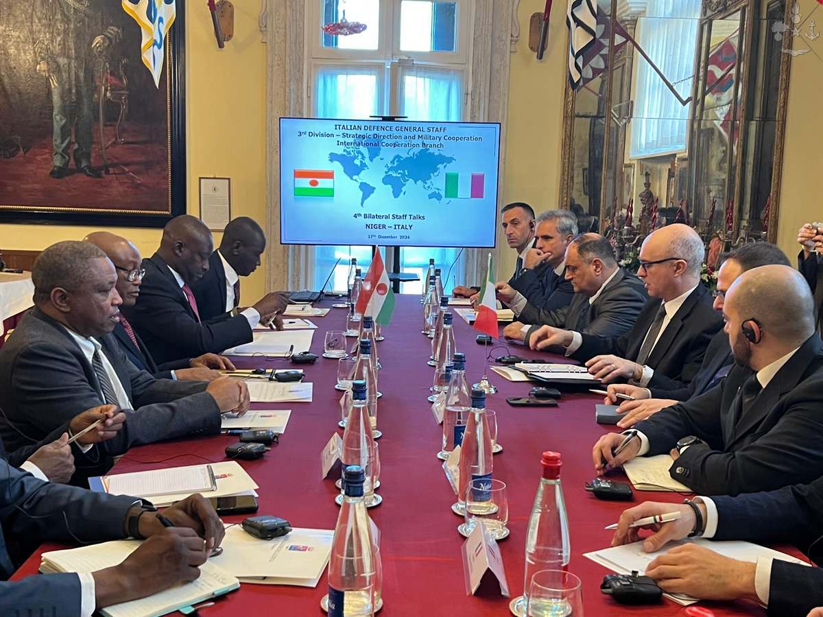 SMD: a Roma la quarta edizione dei Bilateral Staff Talk nel settore della Difesa tra l’Italia e il Niger SMD: a Roma la quarta edizione dei Bilateral Staff Talk nel settore della Difesa tra l’Italia e il Niger