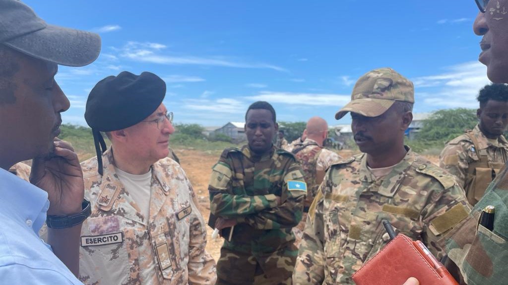 Somalia: il Comandante EUTM-S riceve Capo Forze Terrestri somale