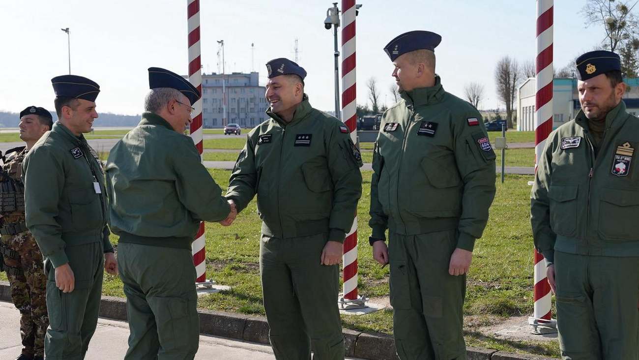 Visita del Generale Conserva alla Task Force Air in Polonia