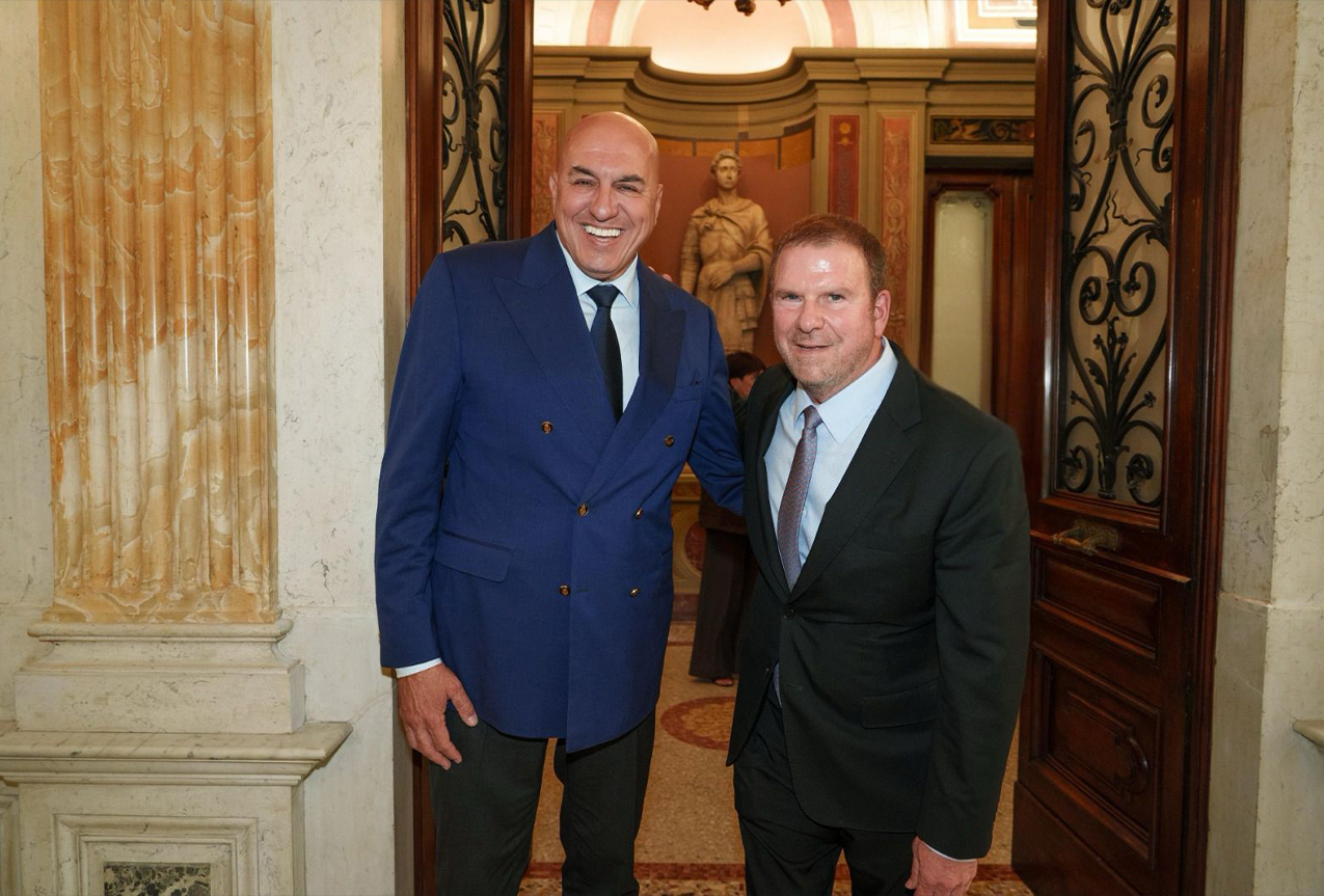 Il Ministro Crosetto ha ricevuto l'Ambasciatore USA Tilman J. Fertitta Il Ministro Crosetto ha ricevuto l'Ambasciatore USA Tilman J. Fertitta