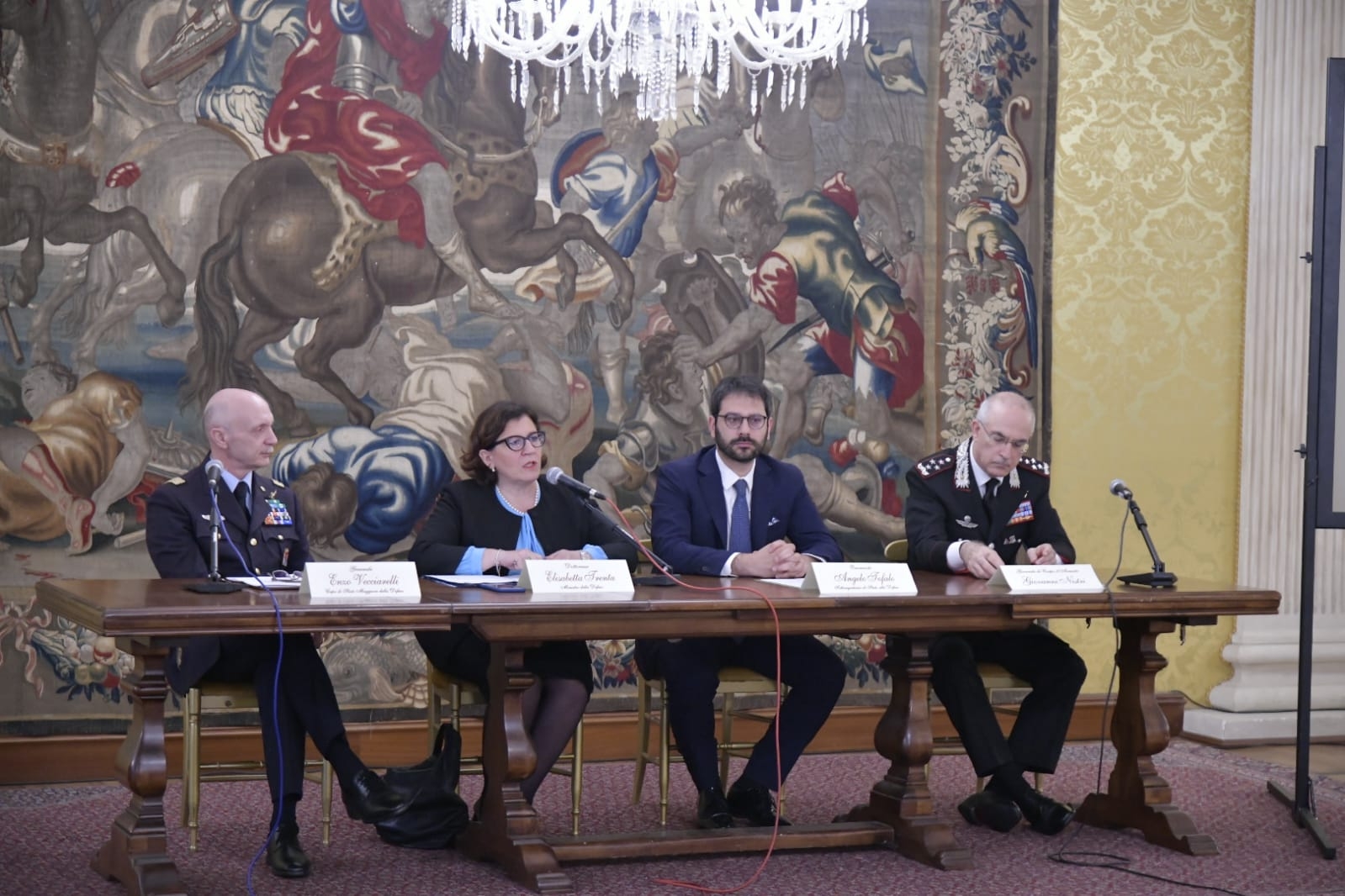 Difesa Collettiva: conferenza sull’Arma dei Carabinieri Difesa Collettiva: conferenza sull’Arma dei Carabinieri