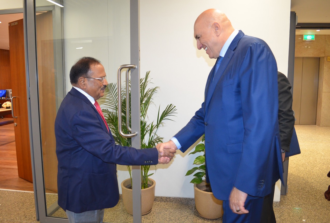 Le ministre Guido Crosetto rencontre le conseiller à la sécurité nationale de l'Inde, Ajit Doval