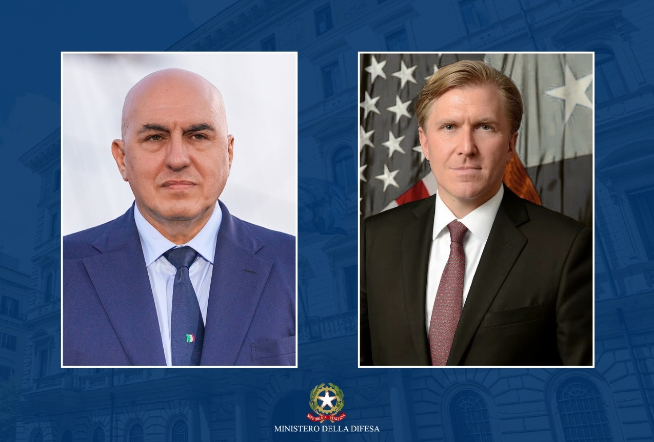 Entretien entre le ministre Crosetto et le sous-secrétaire au ministère de la Guerre des États-Unis, Elbridge Colby