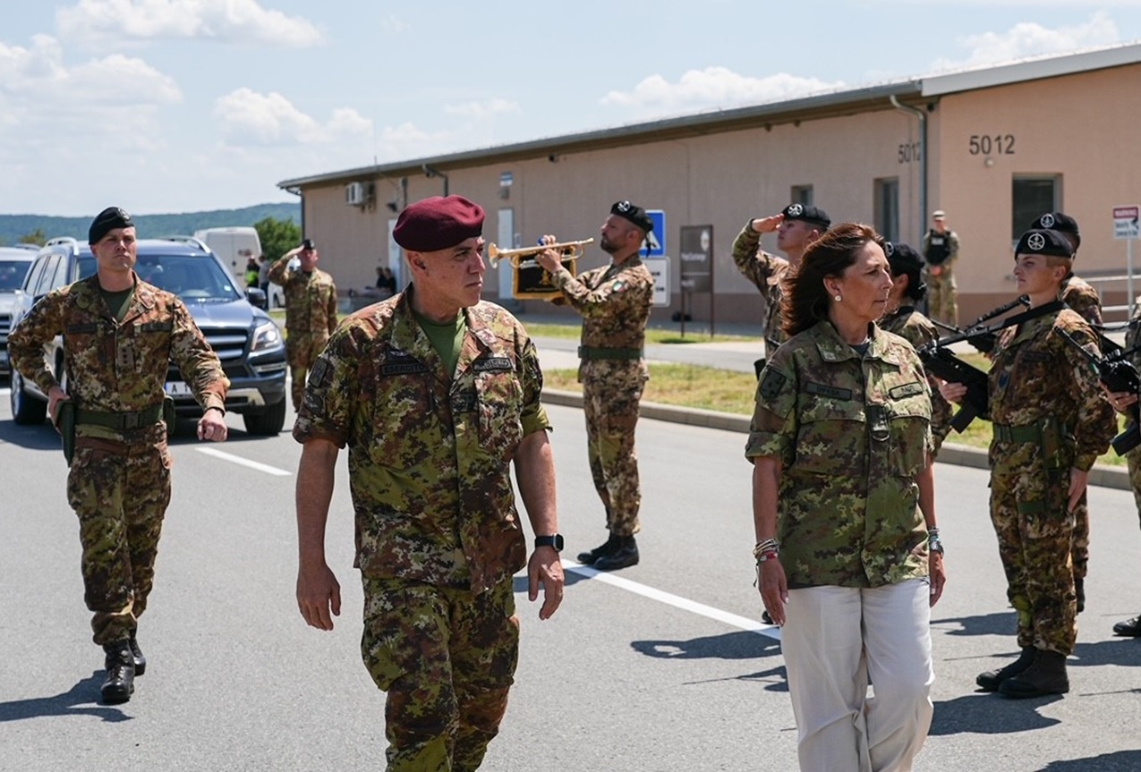 Difesa: il Sottosegretario Rauti visita il contingente italiano in Bulgaria