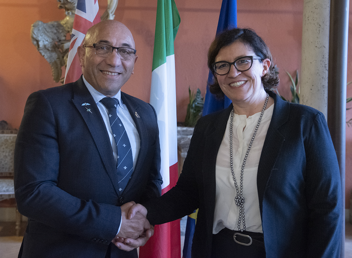 Il Ministro della Difesa, Elisabetta Trenta, ha incontrato oggi il Ministro della Difesa della Nuova Zelanda, Ron Mark Il Ministro della Difesa, Elisabetta Trenta, ha incontrato oggi il Ministro della Difesa della Nuova Zelanda, Ron Mark