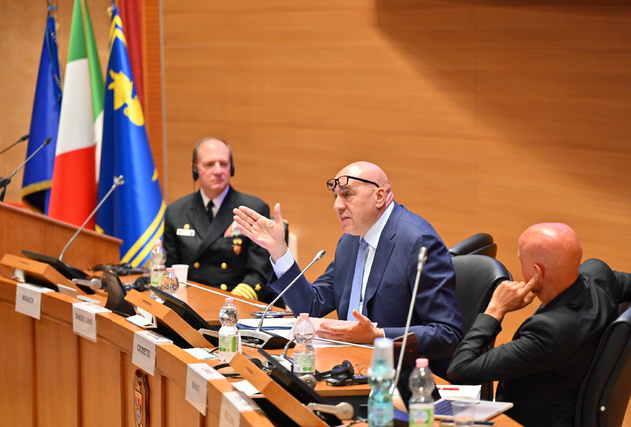 Il Ministro Crosetto al convegno “Il Piano Mattei: la prospettiva italiana verso il Mediterraneo nel quadro europeo e atlantico” Il Ministro Crosetto al convegno “Il Piano Mattei: la prospettiva italiana verso il Mediterraneo nel quadro europeo e atlantico”