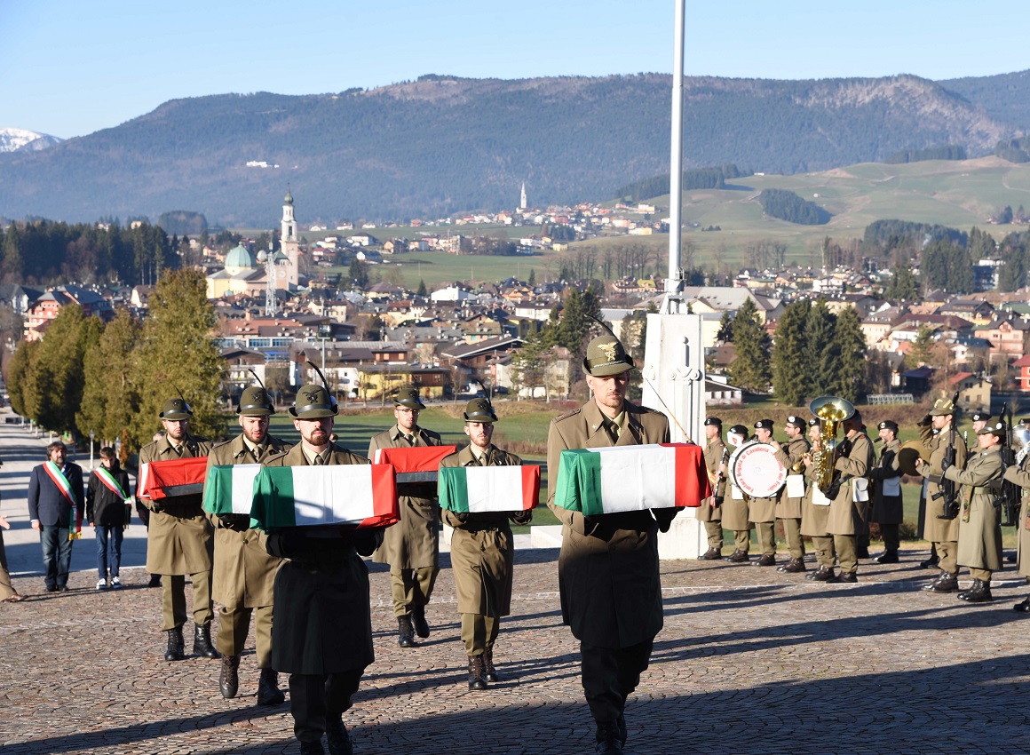 Caduti ignoti prima guerra mondiale tumulati nel Sacrario militare di Asiago Caduti ignoti prima guerra mondiale tumulati nel Sacrario militare di Asiago